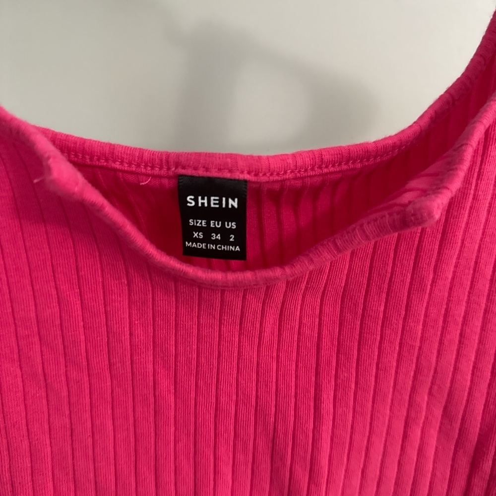 Fuchsia Ribbed Tank Top - Picture 3 of 4